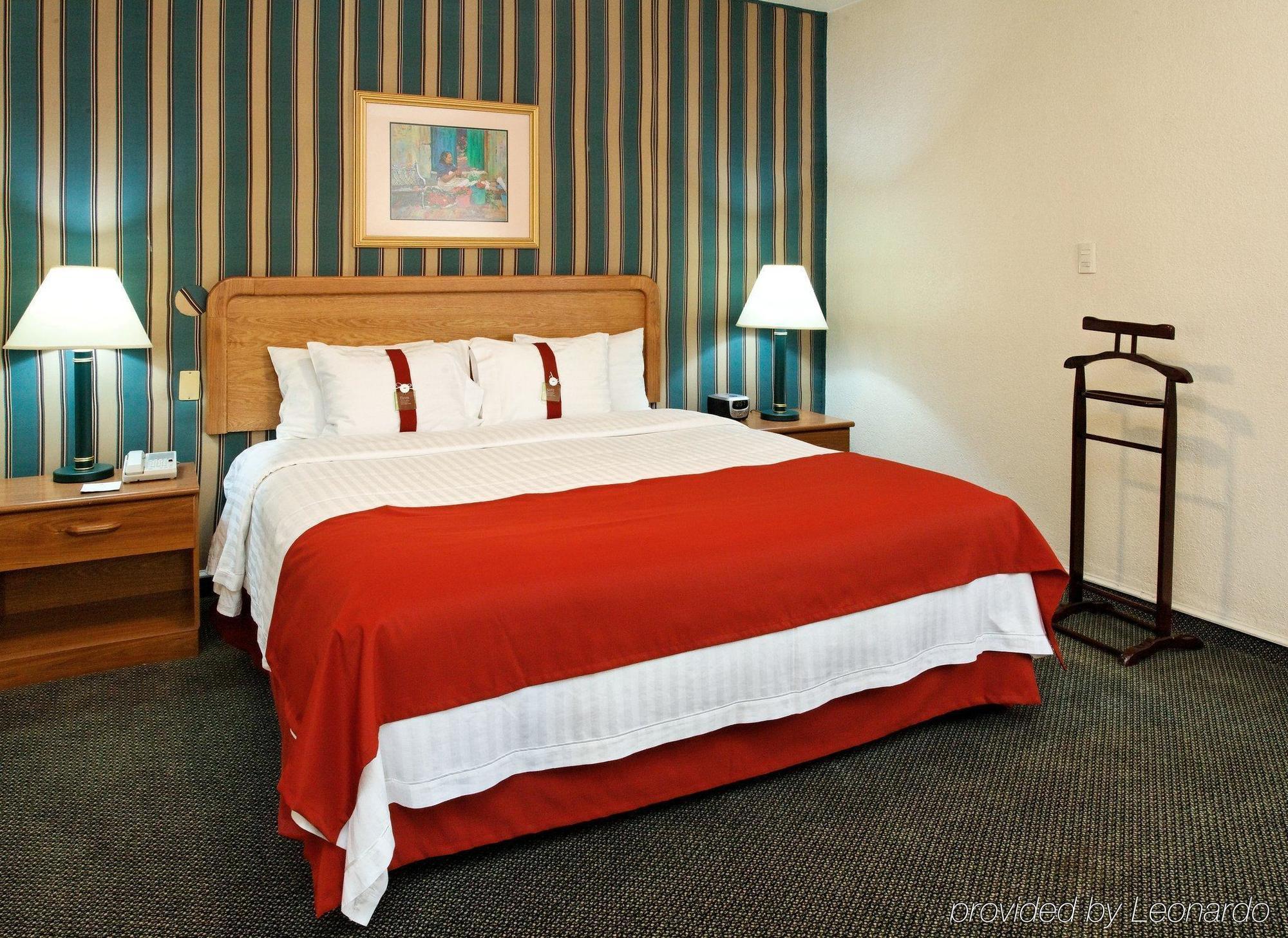 Hotel & By Ihg